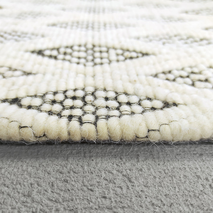2120-190 Dynamic Rugs Lola