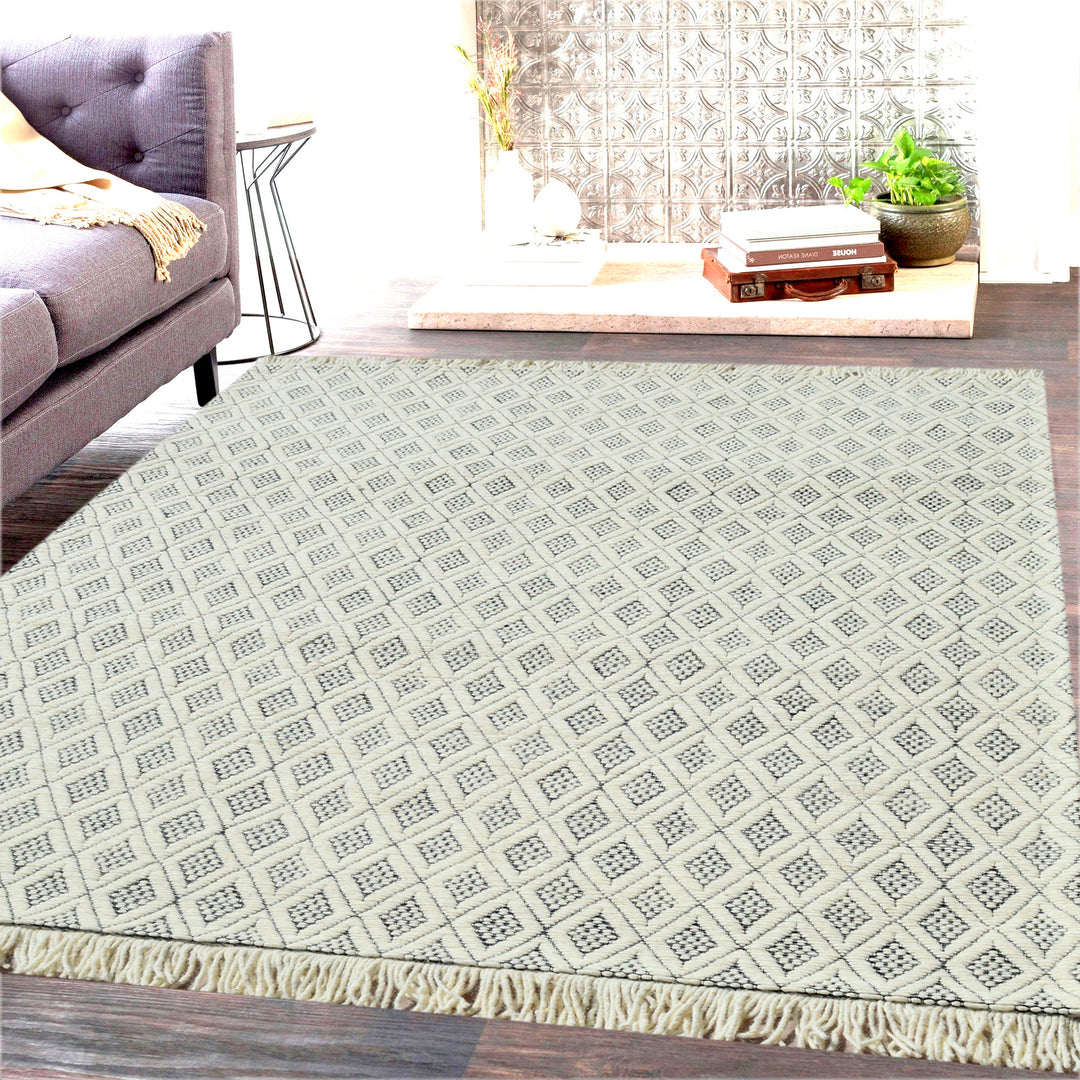 2120-190 Dynamic Rugs Lola