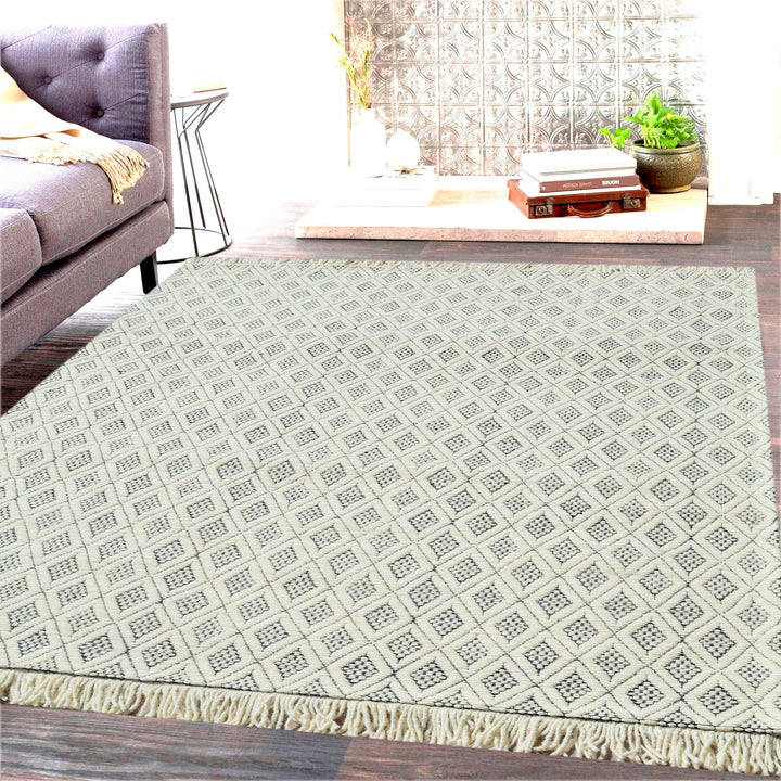 2120-190 Dynamic Rugs Lola