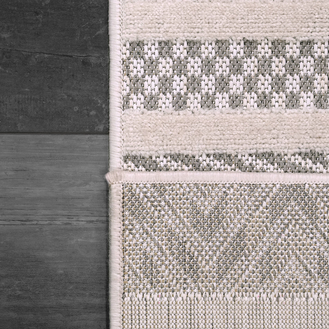 6410-891 Dynamic Rugs Tessie