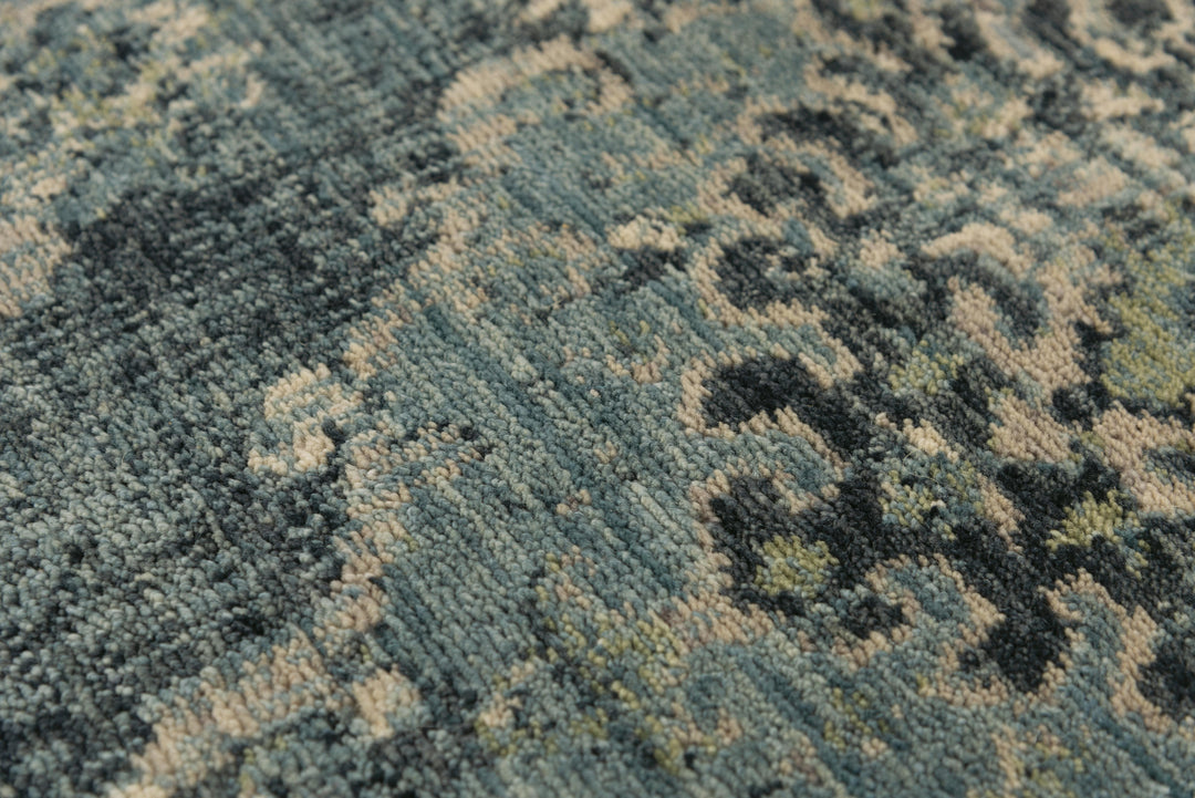 PNM102 Rizzy Home Platinum