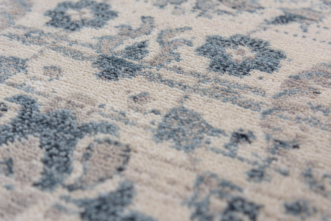 PNM107 Rizzy Home Platinum